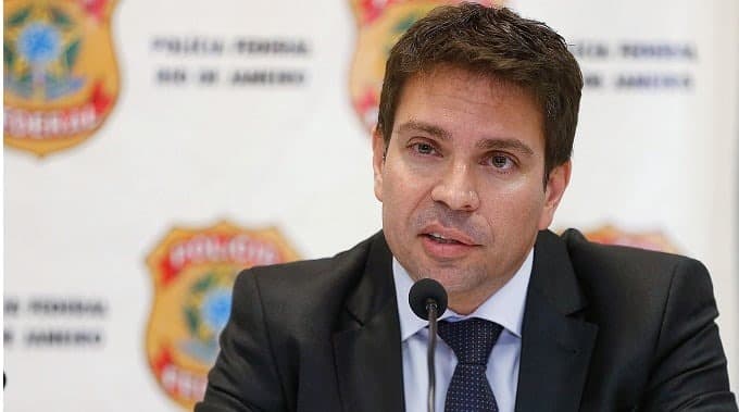 Alexandre Ramagem deixa o país rumo aos EUA sem autorização judicial