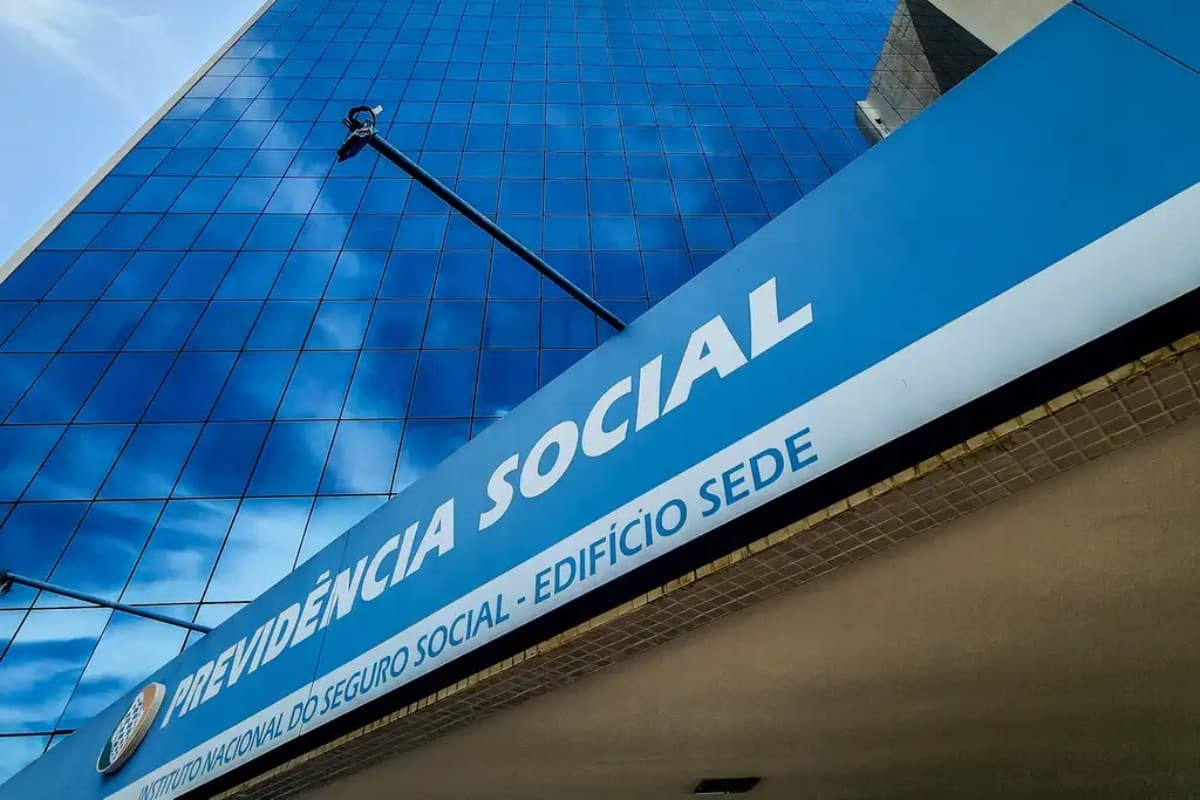 Governo Lula estabelece meta de zerar fila de benefícios do INSS até setembro