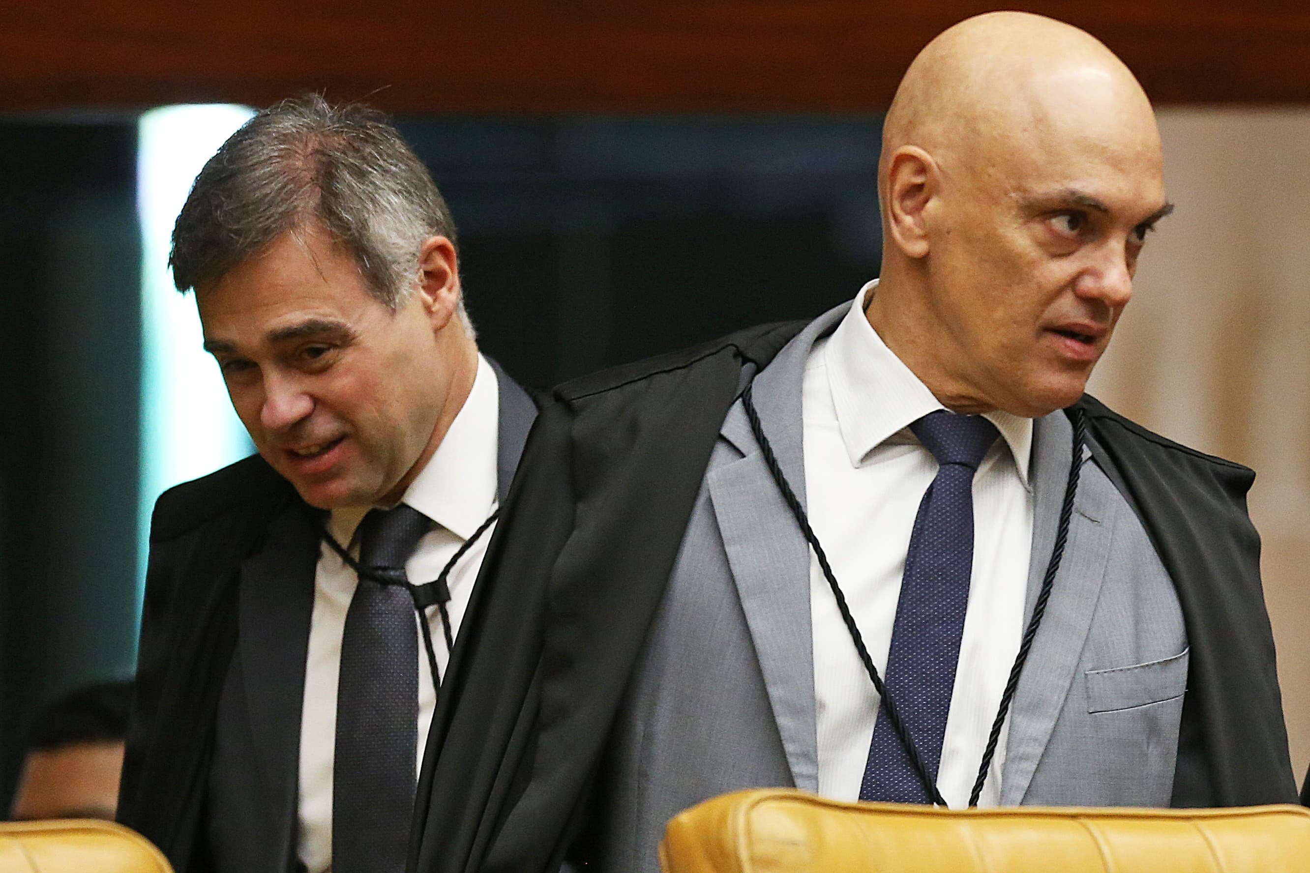 PGR defende que ministro André Mendonça relate investigação sobre financiamento de filme de Flávio Bolsonaro