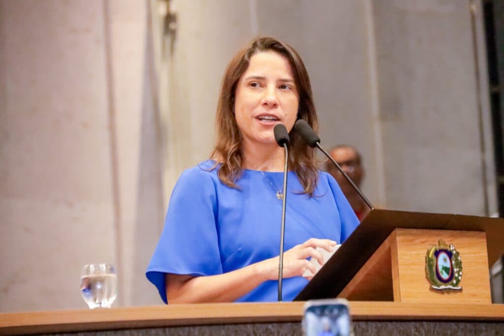 Retorno da Alepe ocorre sob clima de tensão e expectativa sobre discurso de Raquel Lyra
