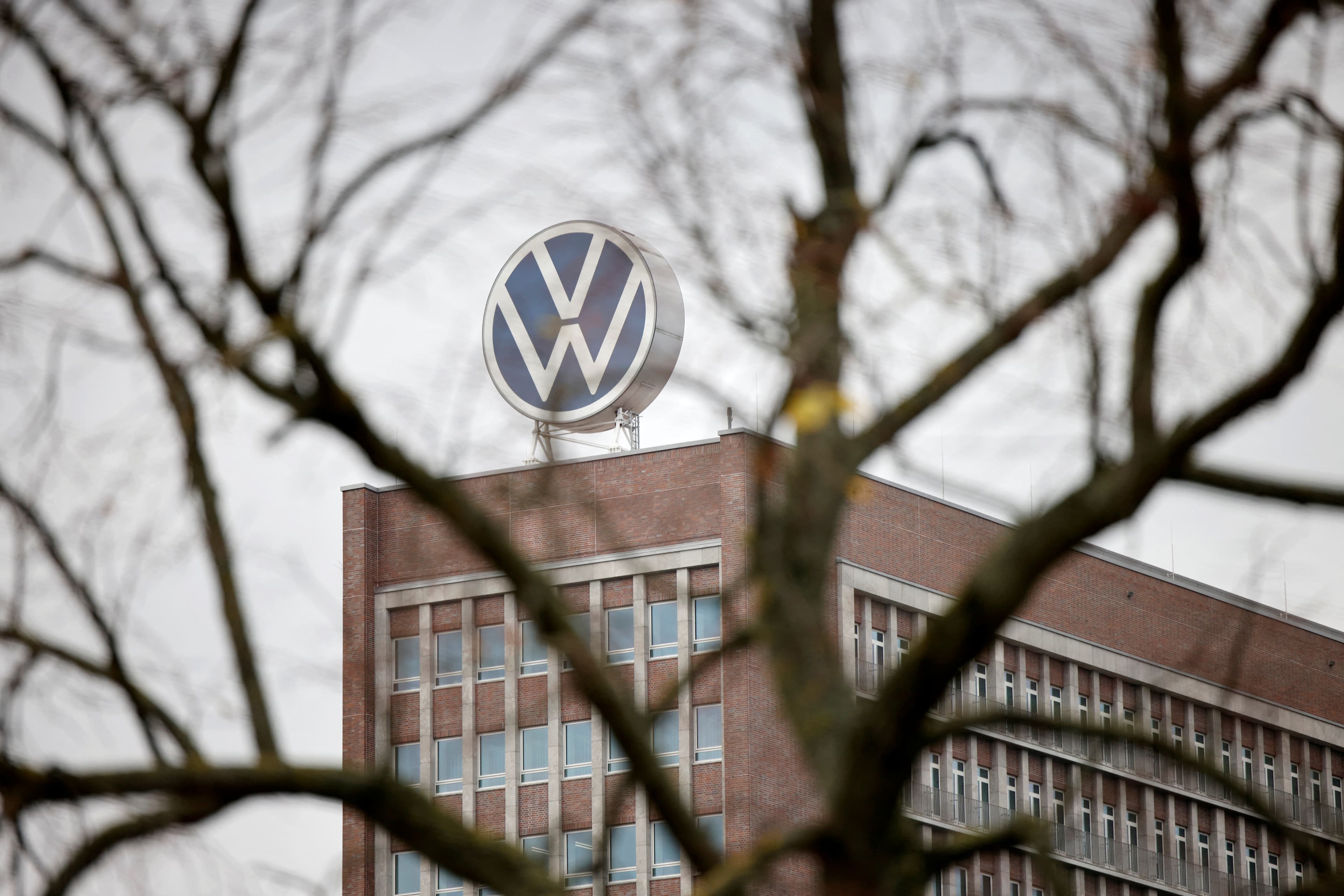 Crise na Volkswagen: Gigante automotiva planeja reestruturação histórica com cortes de até 100 mil postos