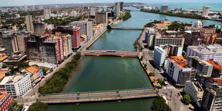 Recife, a Veneza Brasileira: rios, pontes e uma história moldada pela água