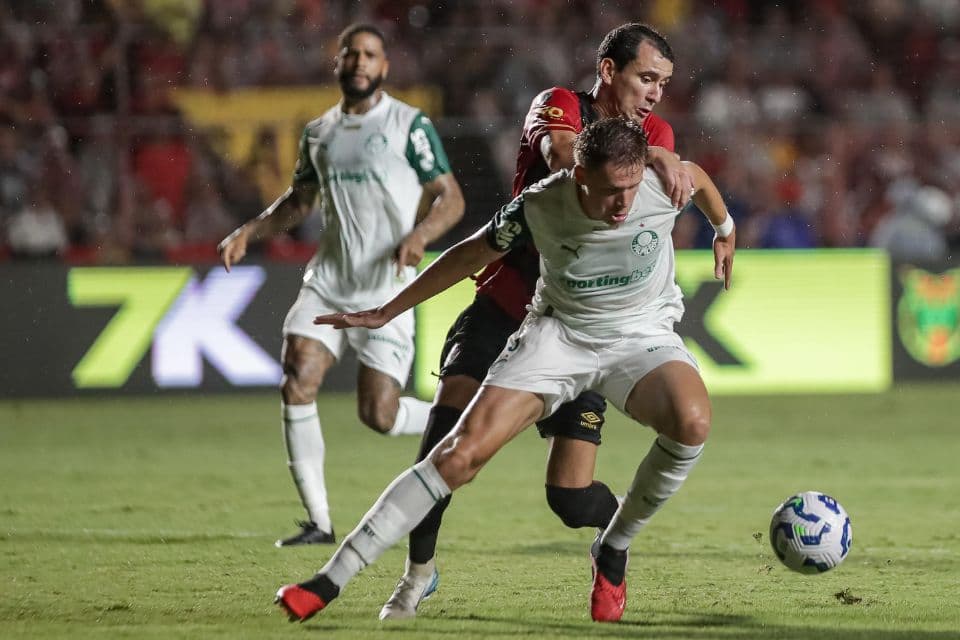 No retorno da Ilha do Retiro à Série A, Sport é derrotado pelo Palmeiras com pênalti polêmico