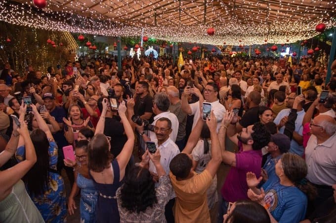 Arcoverde acende as luzes do “Natal Luz – Encantos do Sertão” e inicia programação oficial