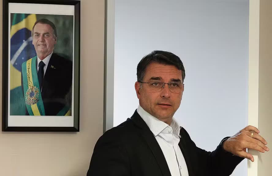 Racha no PL dificulta articulação de Flávio Bolsonaro em Pernambuco para 2026