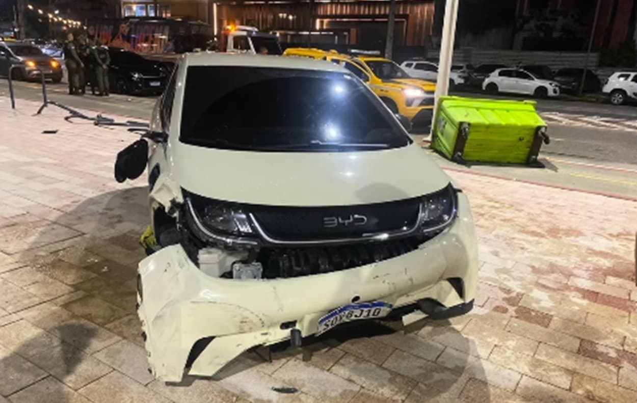 Perseguição cinematográfica: motoristas de carros elétricos perseguem suspeitos de roubo no Recife