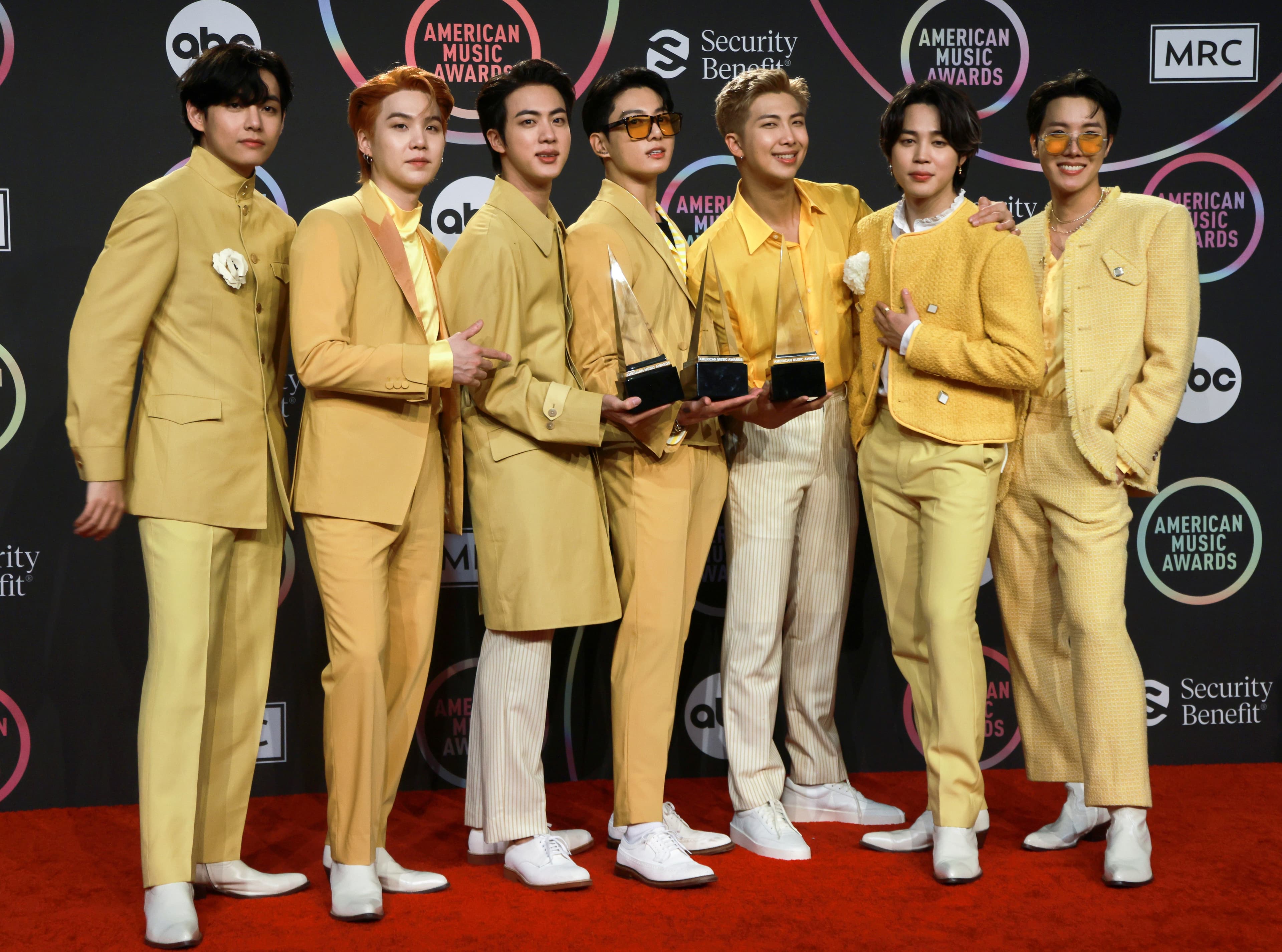 Atenção: Golpistas utilizam páginas falsas para fraudar venda de ingressos de shows do BTS no Brasil