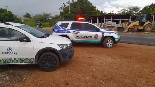 Criminosos deixam centenas sem água