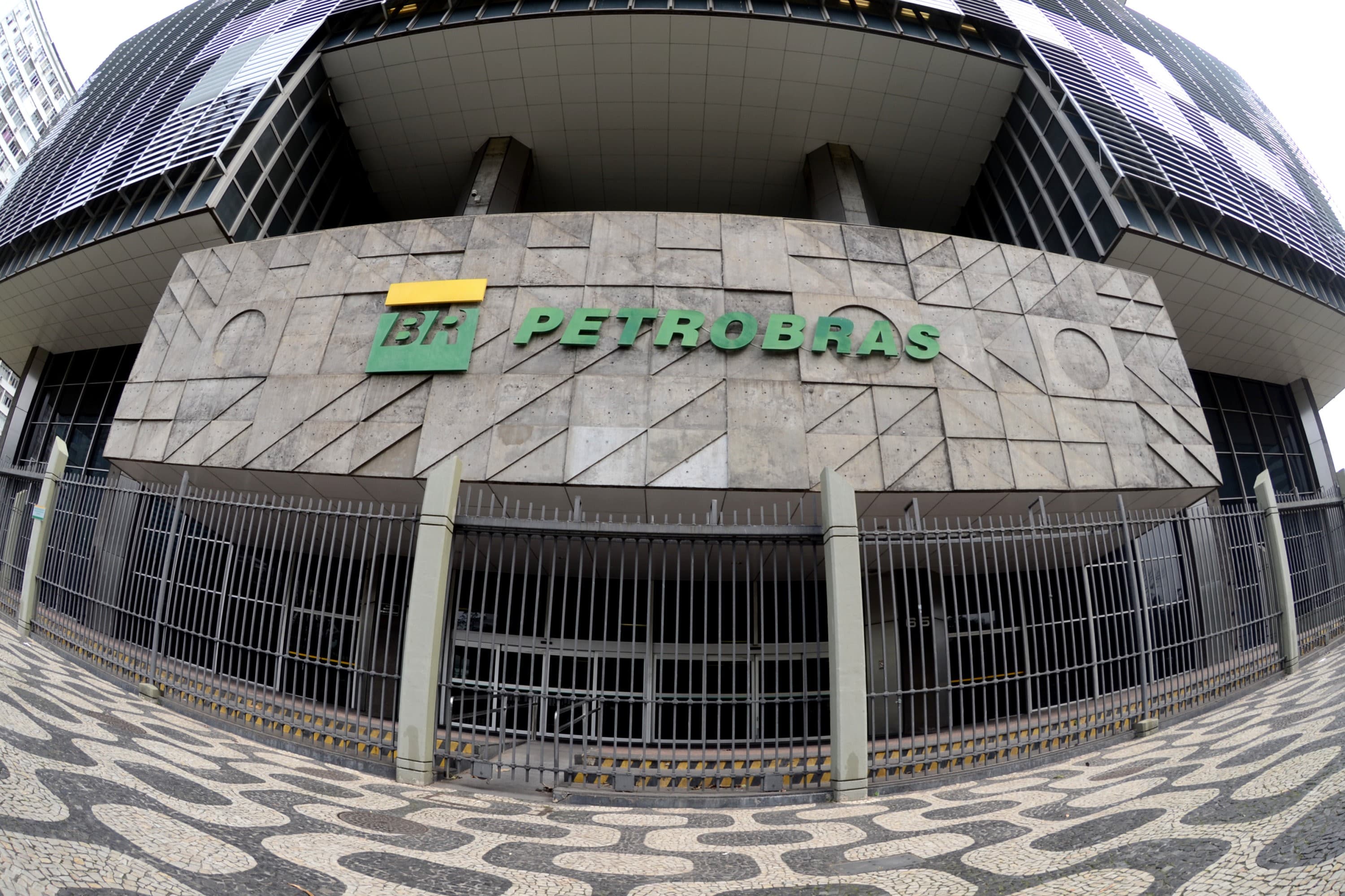 Petrobras amplia atuação na Bacia de Campos com aquisição de 50% do bloco Itaimbezinho