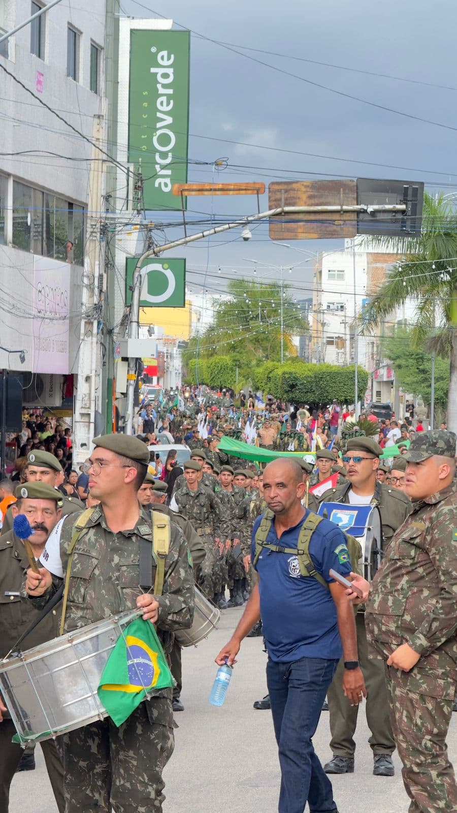 Emoção e cultura marcam o desfile cívico em Arcoverde