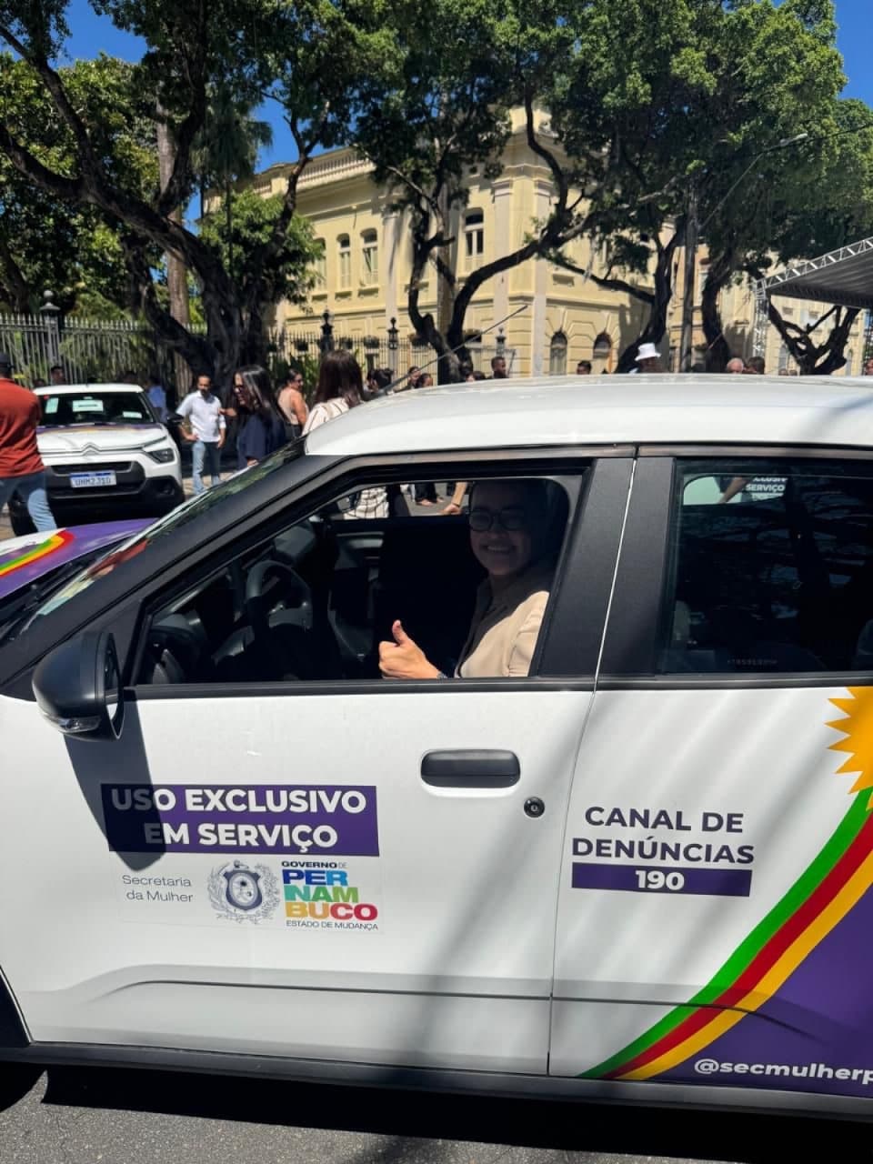 Prefeita de Sertânia recebe veículo do Estado para reforçar políticas de proteção às mulheres