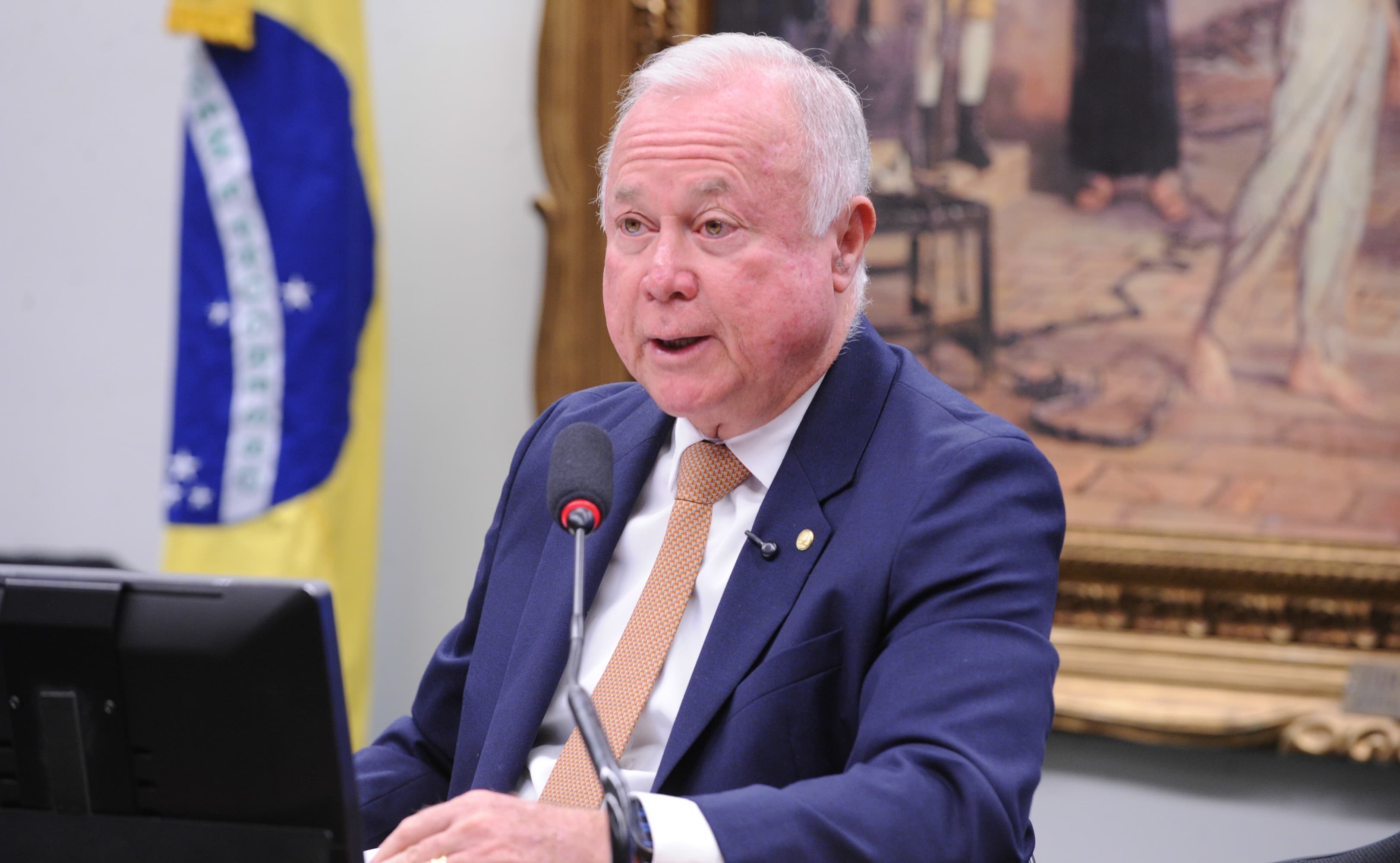 CCJ da Câmara adia votação sobre o fim da escala 6x1 após pedido de vista