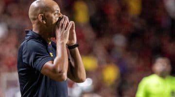 Após derrota contra o Corinthians, Pepa lamenta pontuação do Sport no Brasileirão
