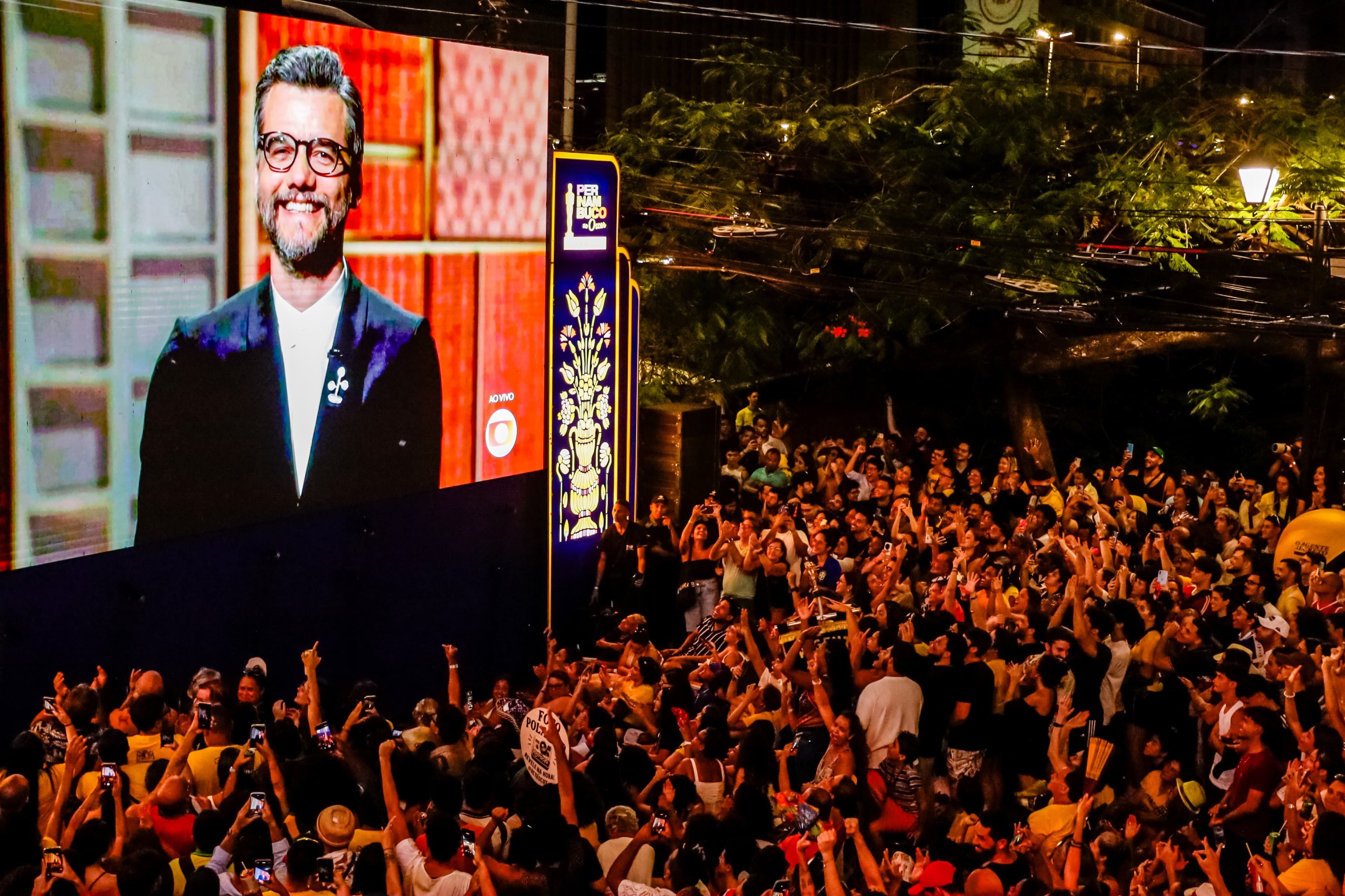 Público recifense reage com protestos após 'O Agente Secreto' sair sem estatuetas do Oscar