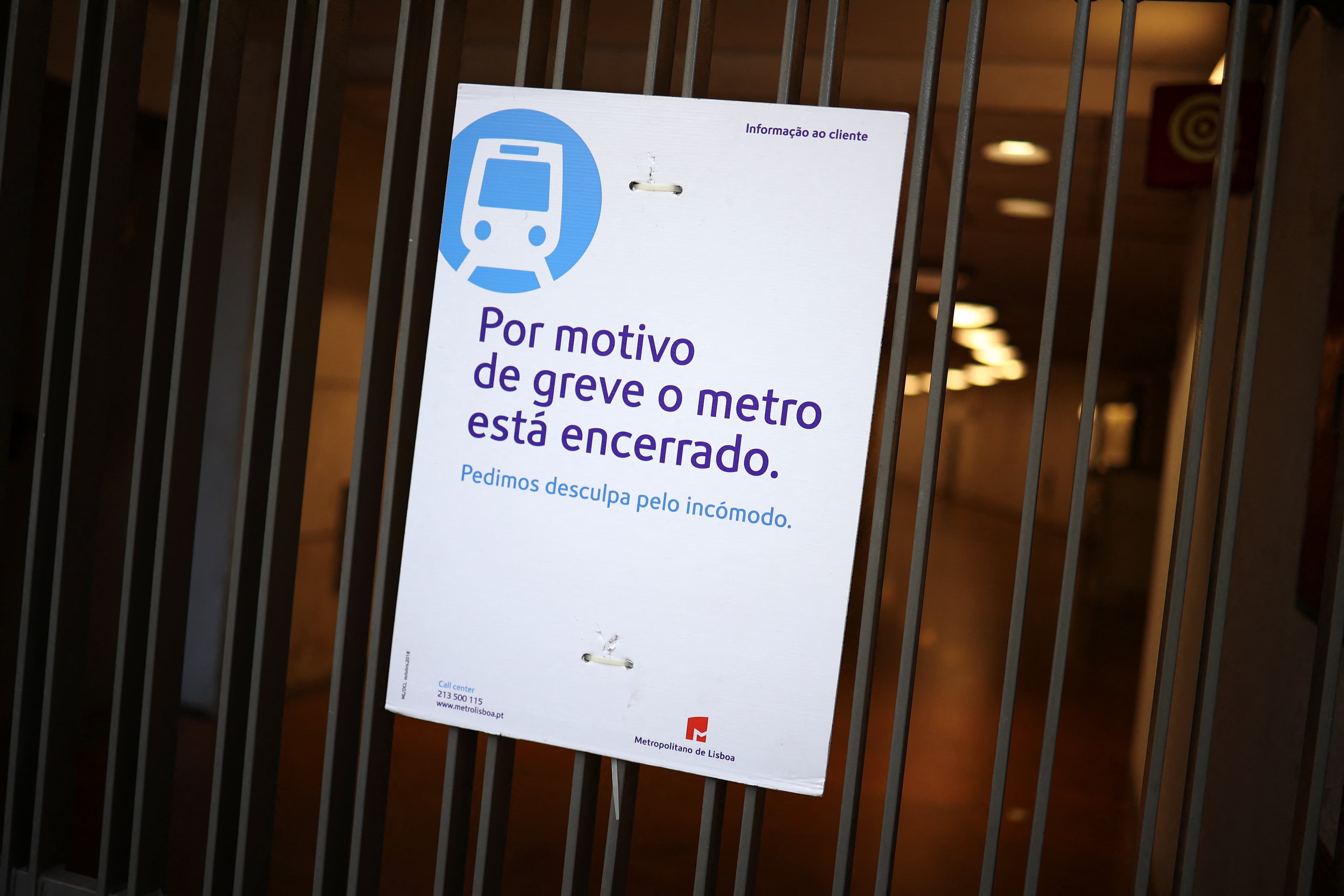 Greve geral paralisa Portugal em protesto contra reforma trabalhista