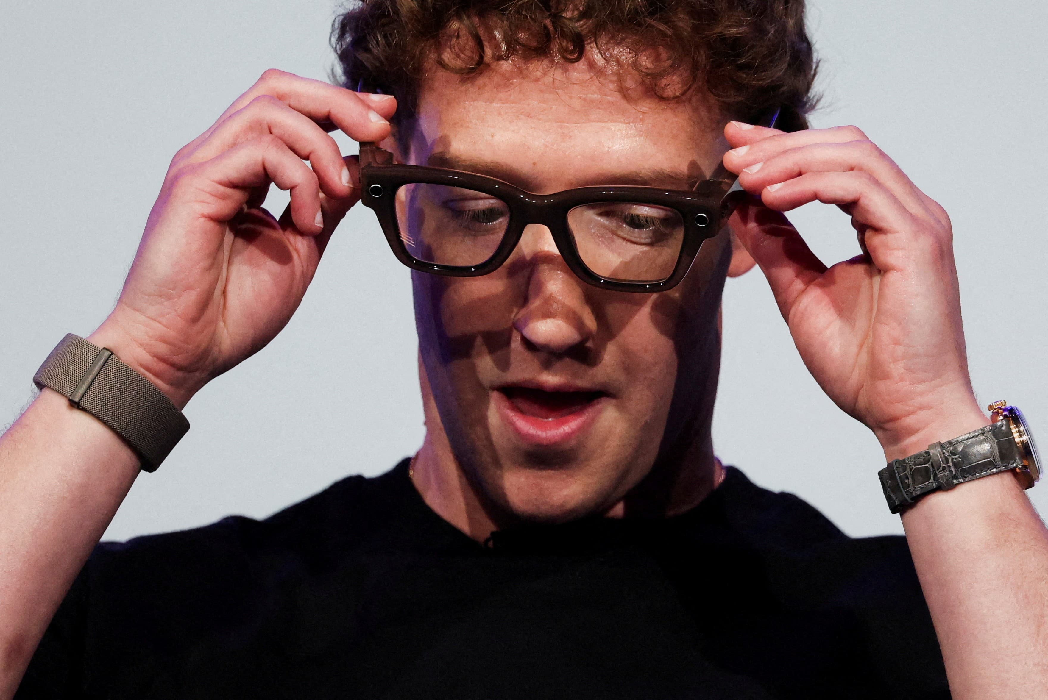 Meta avança na criação de IA que replica Mark Zuckerberg para interações internas