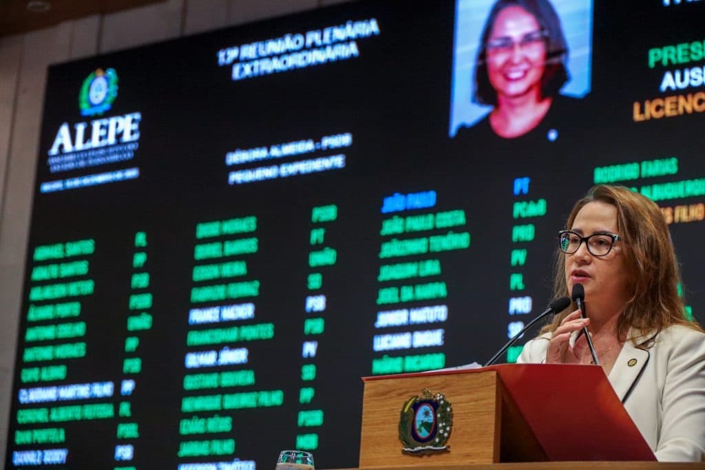 Alepe aprova PEC que redefine competências internas e regulamenta emendas impositivas