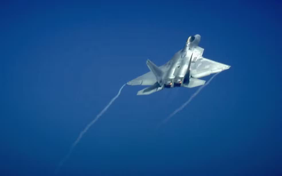 Estados Unidos envia caças F-22 a Israel em meio à tensão com o Irã