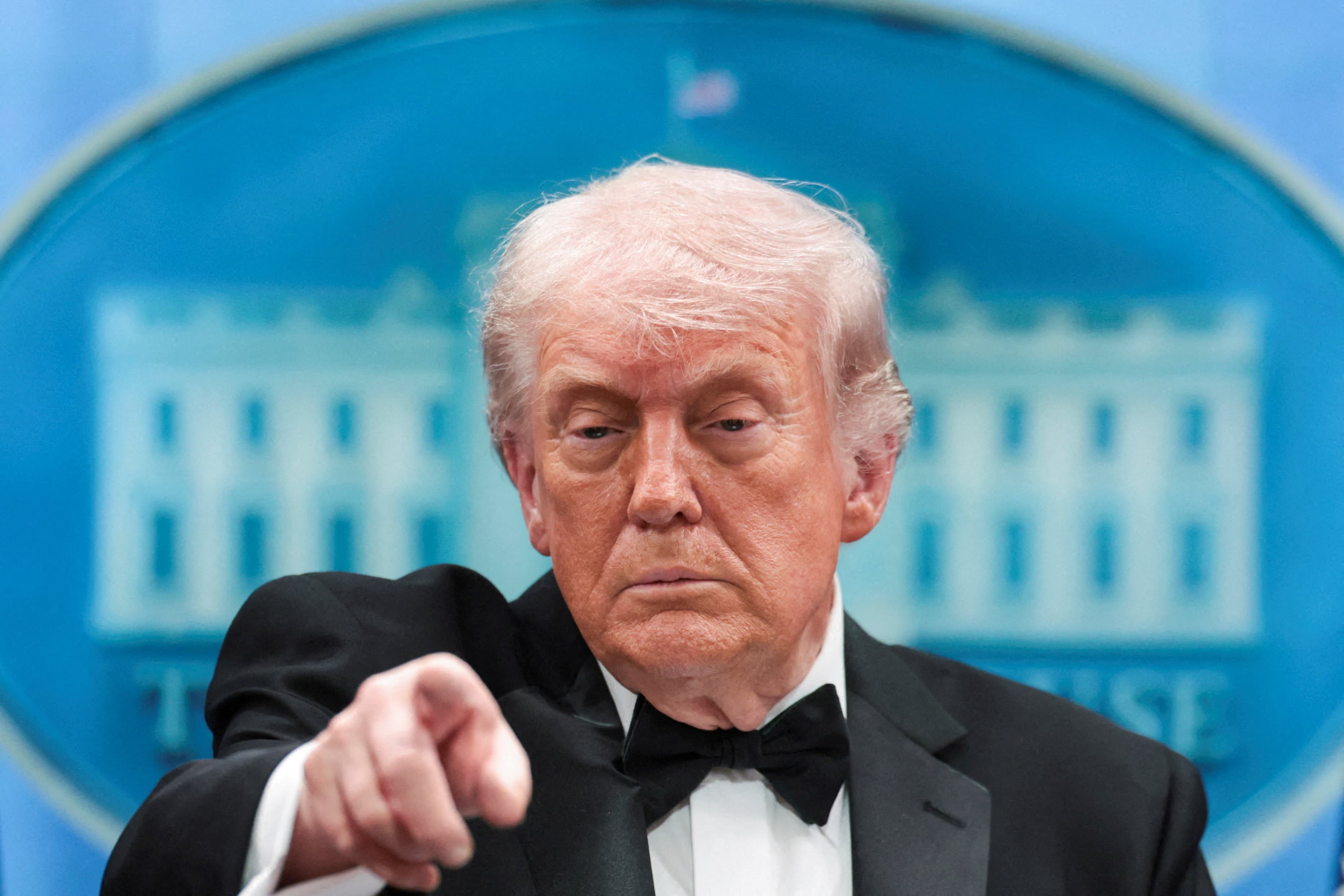 Aprovação do governo Donald Trump atinge o menor nível do mandato nos Estados Unidos