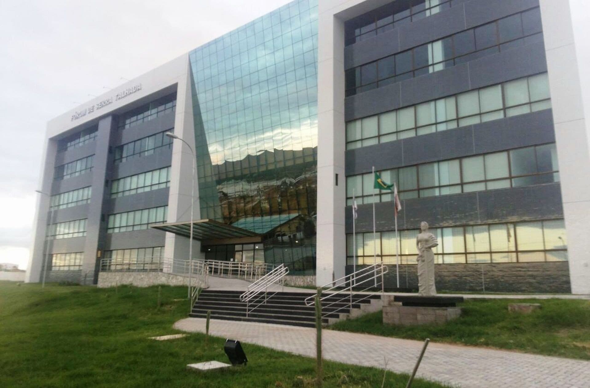 TJPE condena Estado a pagar indenização por feminicídio após falha na custódia de detento em Serra Talhada