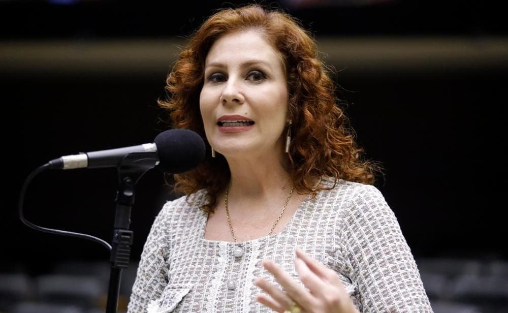 Justiça italiana autoriza extradição da deputada Carla Zambelli ao Brasil