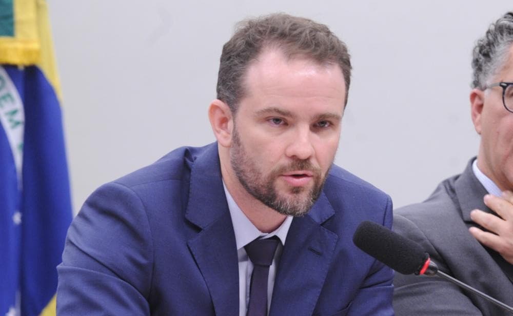 Ministro da Fazenda rechaça compensação financeira a empresas pelo fim da escala 6x1