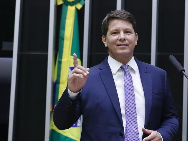 STF enfrenta dificuldades para intimar deputado Mário Frias em apuração sobre emendas parlamentares