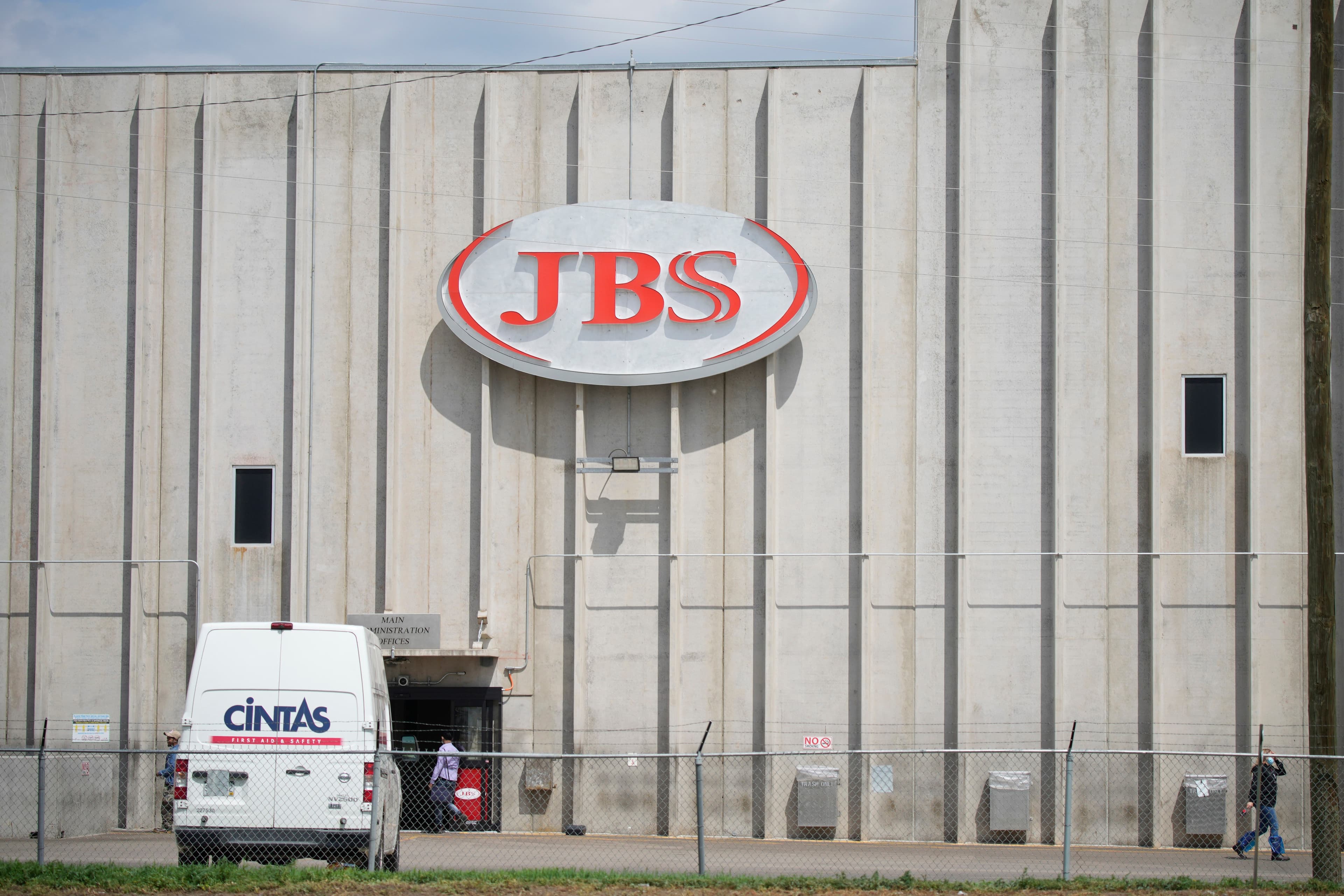 Trabalhadores da JBS nos EUA encerram greve após acordo histórico de dois anos
