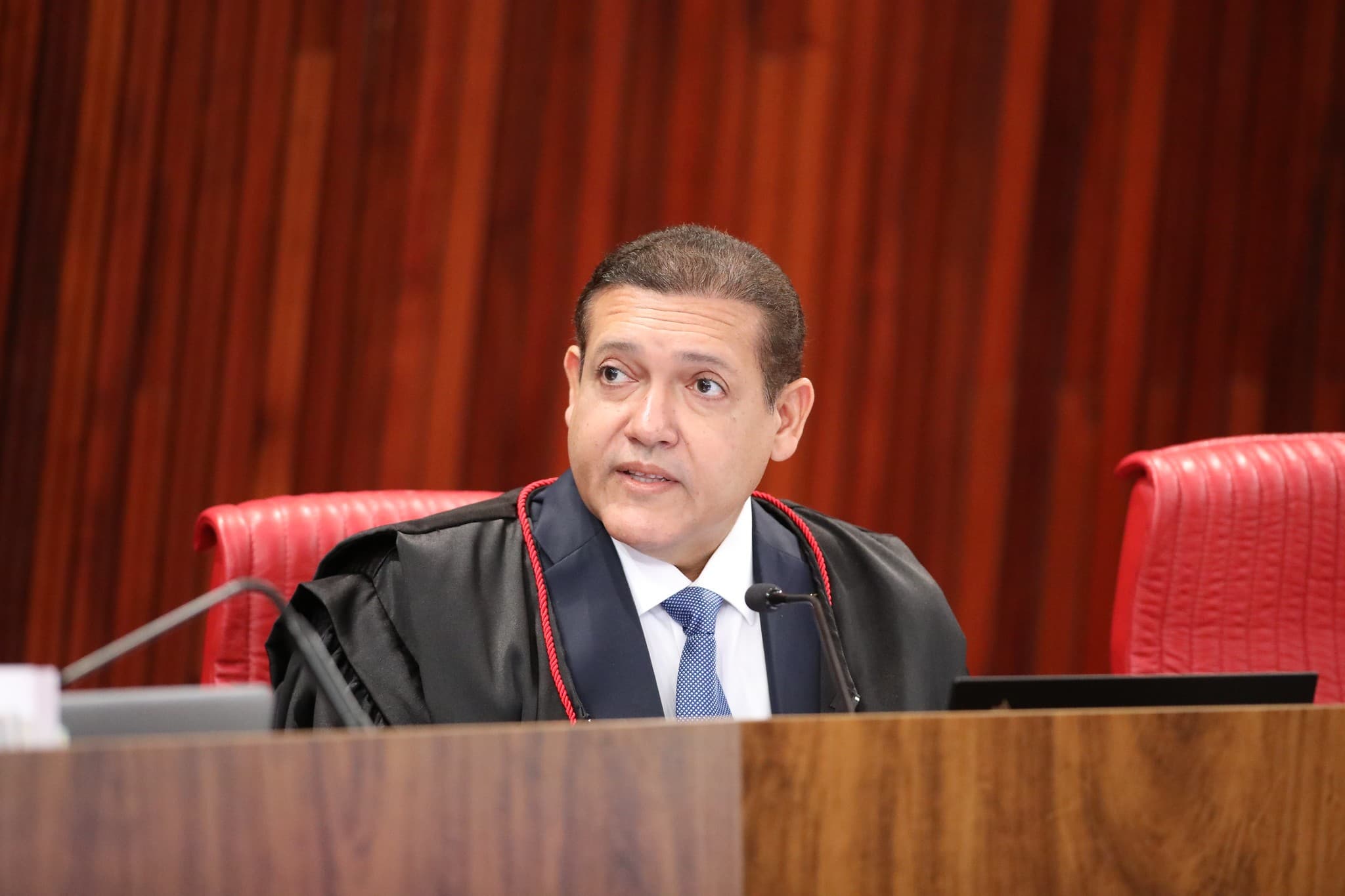 Nunes Marques assume a presidência do TSE em cerimônia oficial