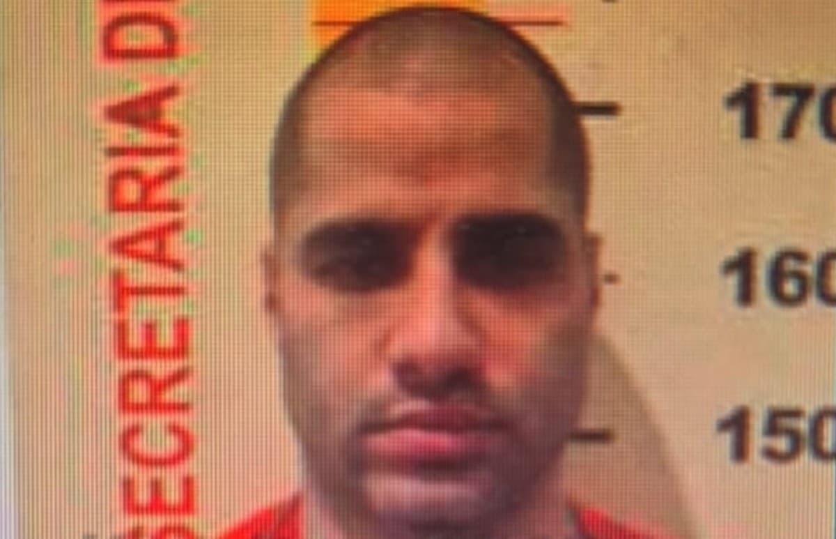 Família de Suspeito de Assassinato Contesta Narrativa de Suicídio e Busca Acesso a Provas
