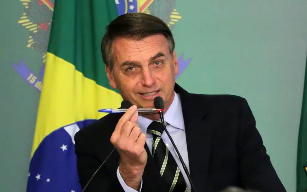 STF ordena que Exército entregue oito armas de Jair Bolsonaro à Polícia Federal