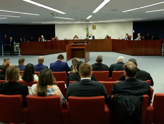 STF marca sessões extras para julgar ação contra Bolsonaro