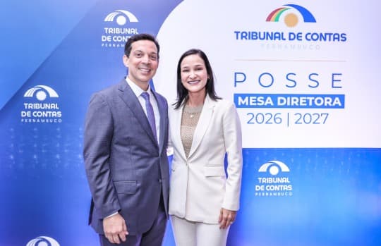 Ingrid Zanella prestigia posse de Carlos Neves na presidência do TCE-PE