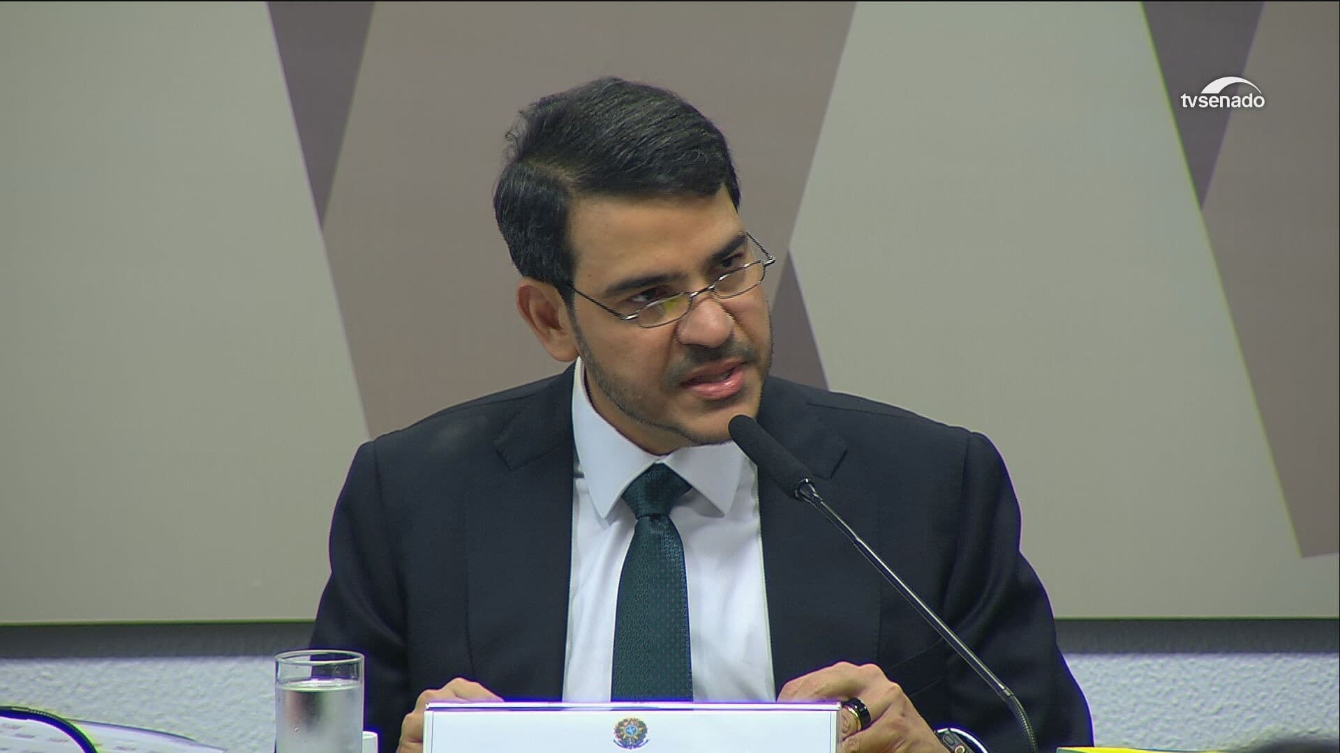 Jorge Messias defende ética e colegialidade em sabatina para o Supremo Tribunal Federal