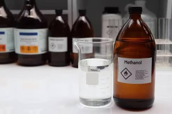 PERÍCIA DE METANOL: Análise em SP Indica que Substância Foi Adicionada a Bebidas Adulteradas