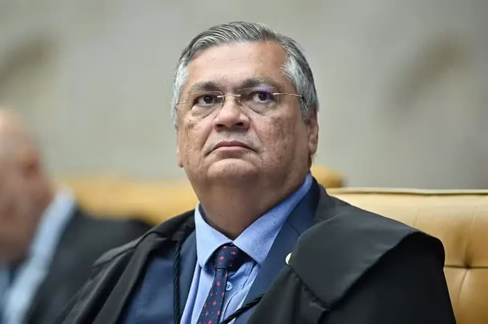 Flávio Dino manda suspender “penduricalhos” ilegais no serviço público