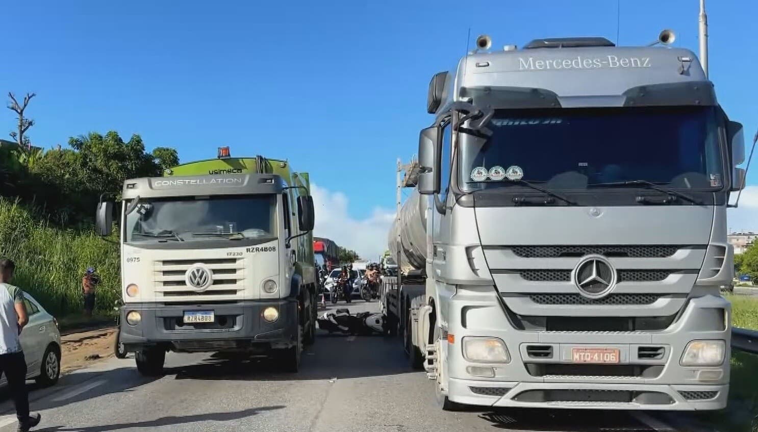 Tragédia na BR-101: Motociclista morre após colisão envolvendo caminhões no Recife