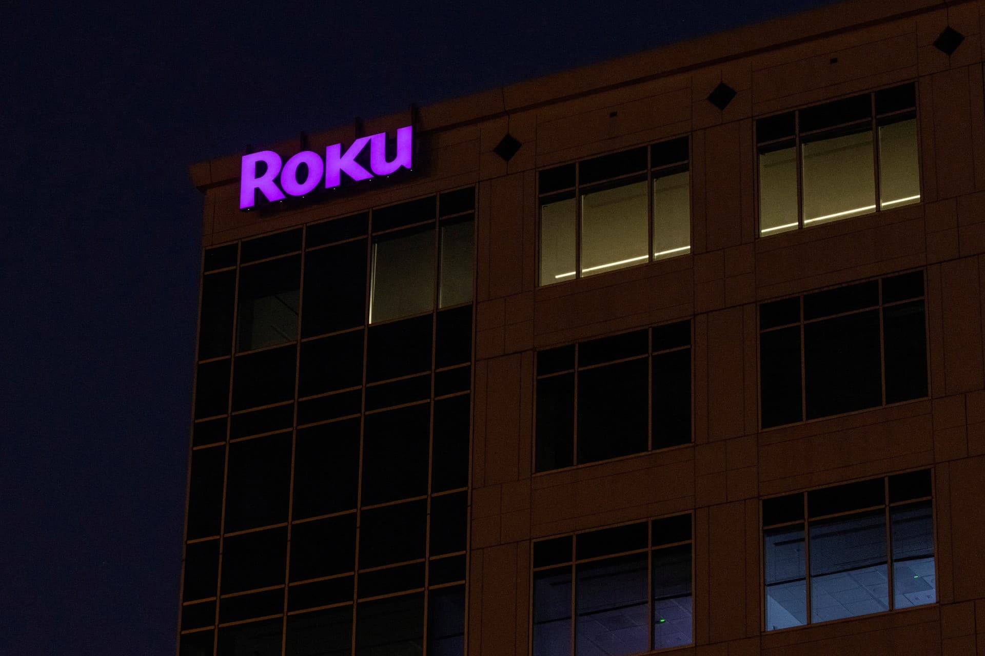 Fox Corporation anuncia aquisição da plataforma de streaming Roku por US$ 22 bilhões
