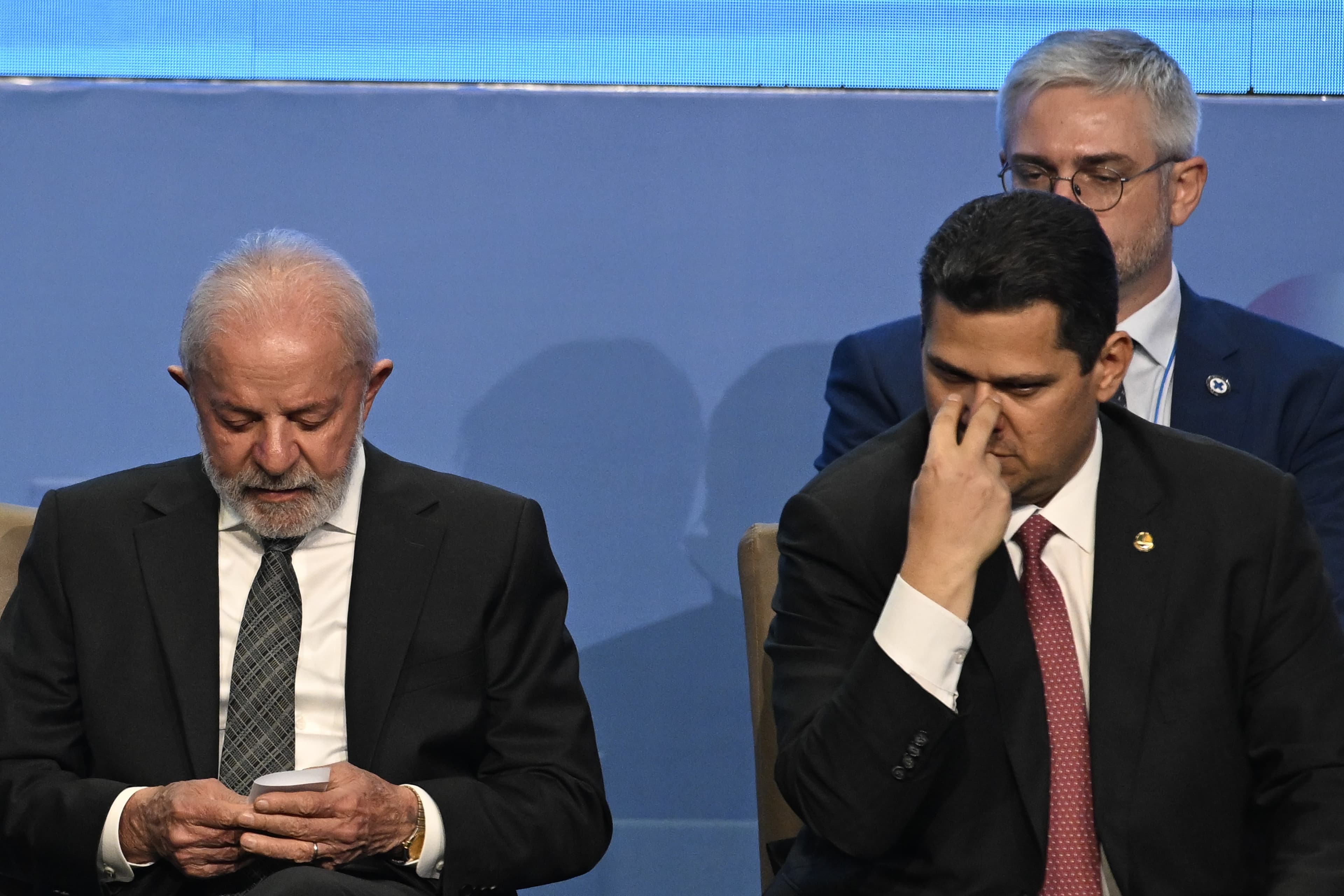 Tensão política: Lula e Alcolumbre buscam diálogo para destravar pautas no Senado