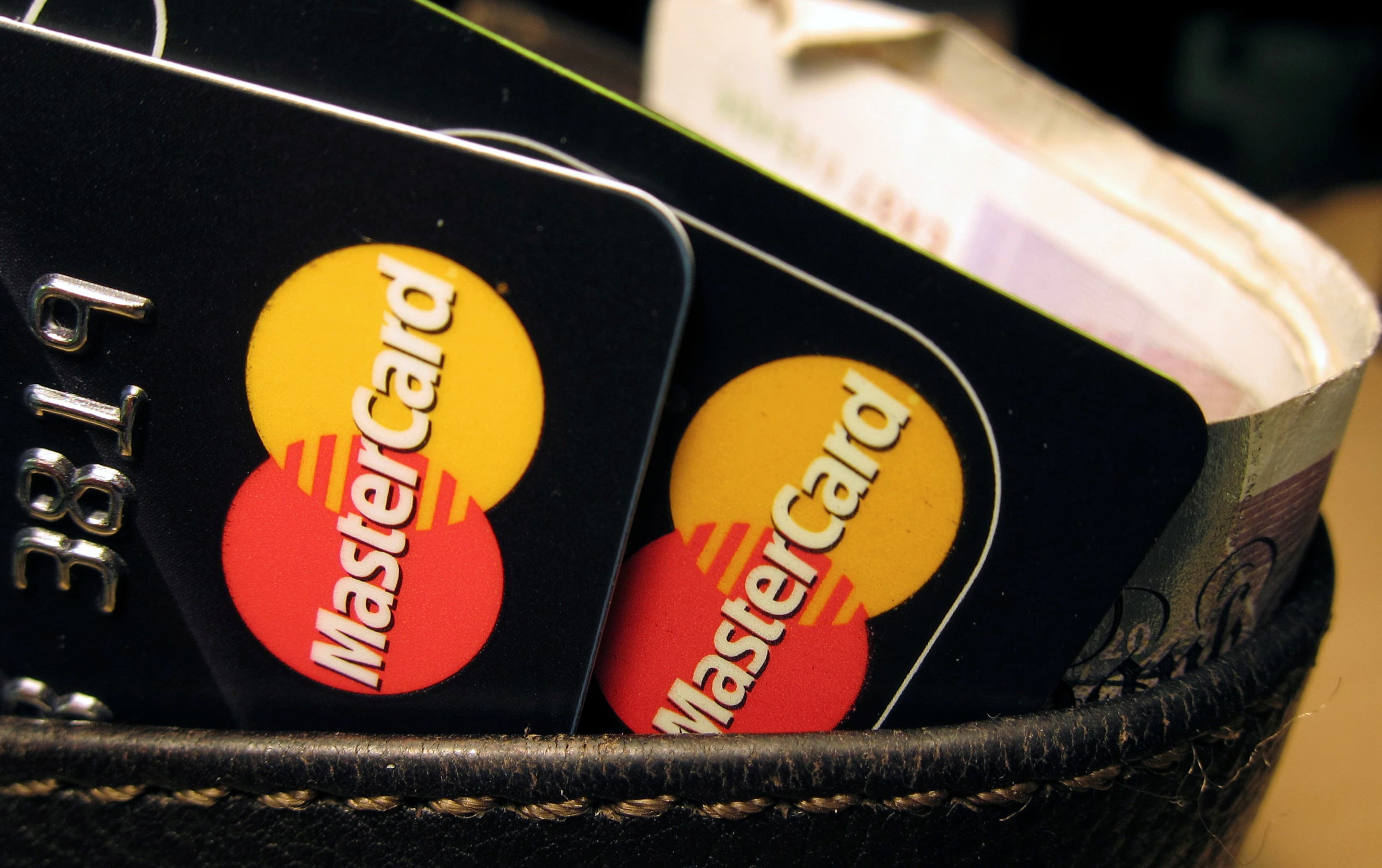 Cuba anuncia suspensão de transações com cartões Visa e Mastercard