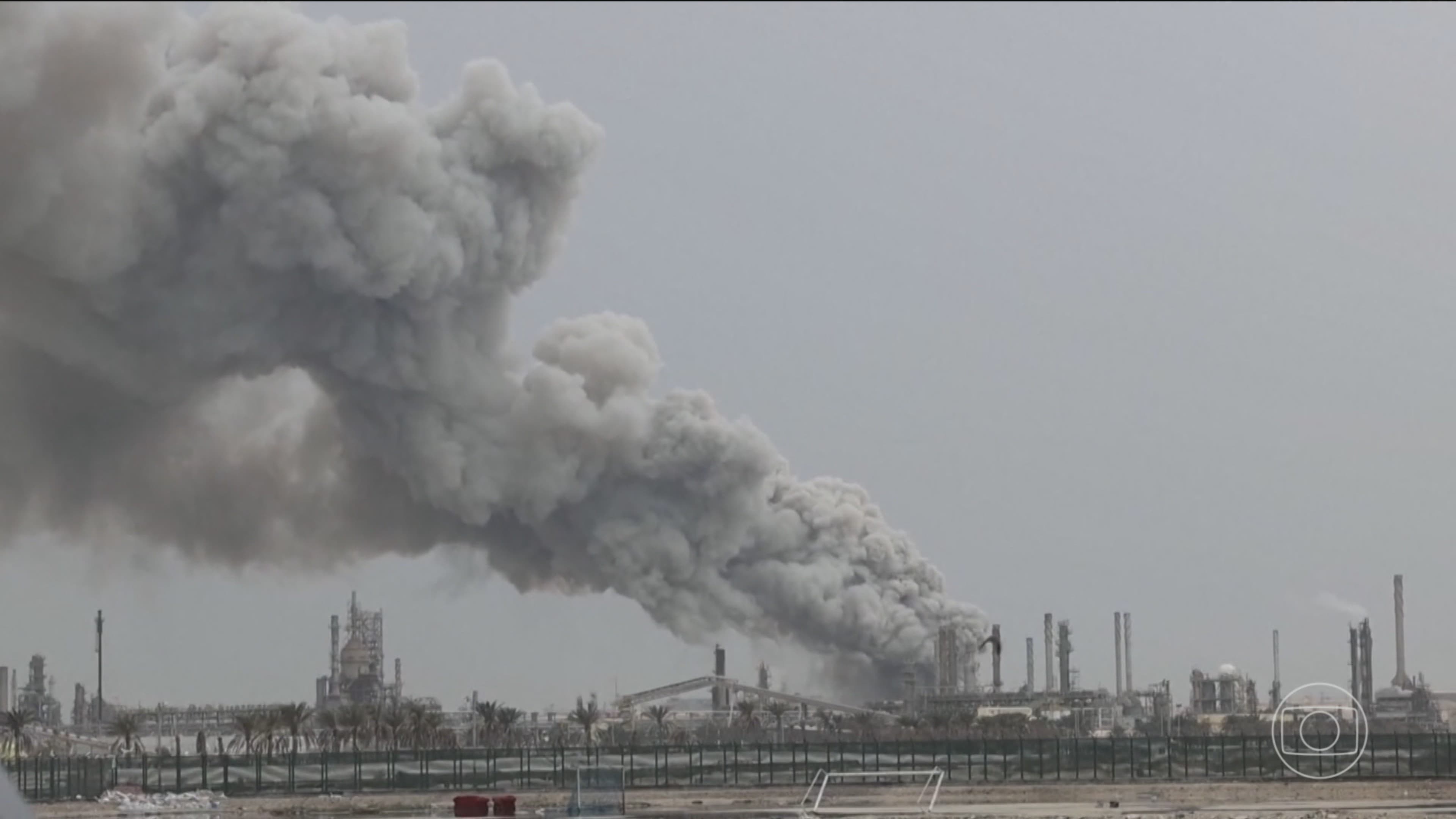 Escalada de tensão no Oriente Médio: Produção de petróleo cai drasticamente e preocupa o mercado global