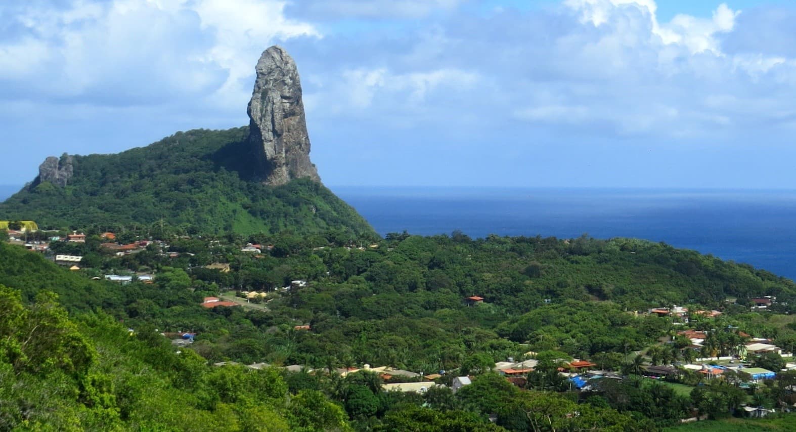 Revisão do Plano de Manejo freia expansão imobiliária em Fernando de Noronha