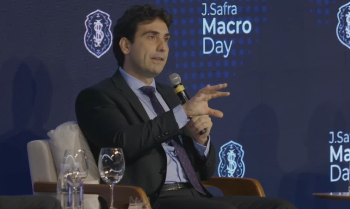 Gabriel Galípolo alerta para pressão inflacionária e impacto no crescimento devido à alta do petróleo