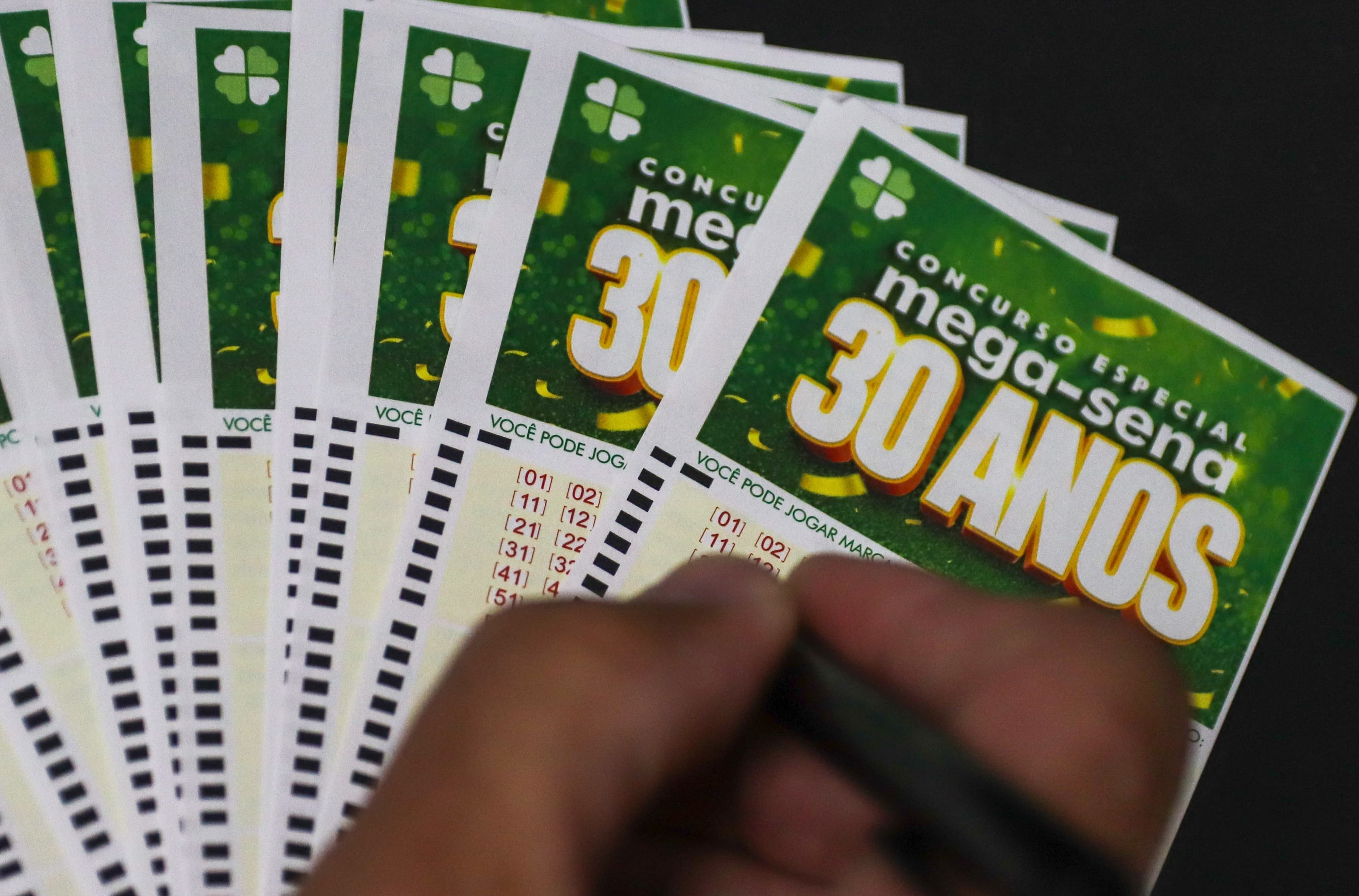 Mega-Sena 30 Anos: Sorteio especial promete prêmio histórico de R$ 300 milhões neste domingo