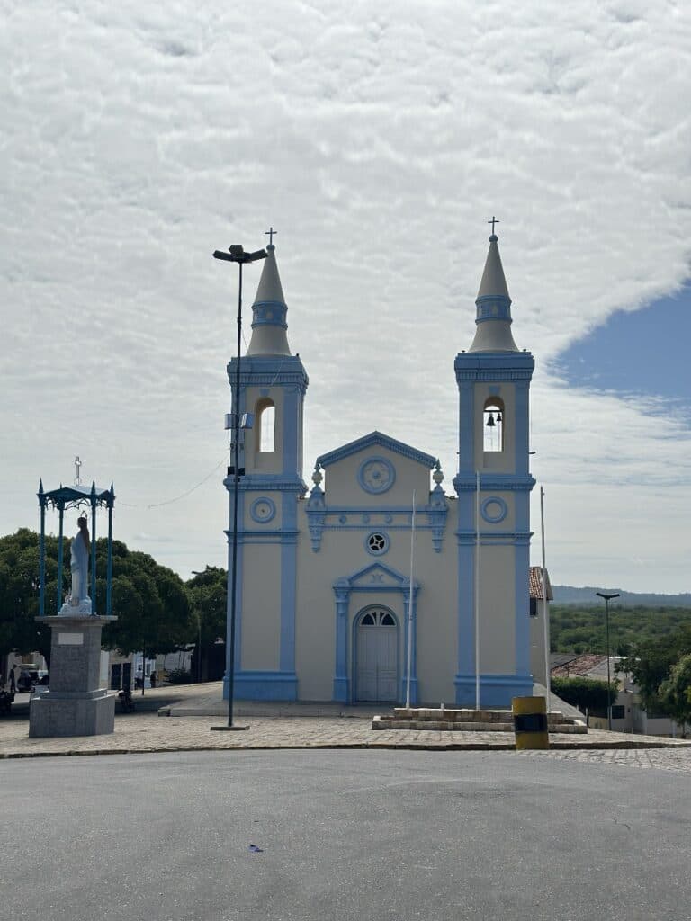 FÉ E FORRÓ: Festa da Padroeira de Sertânia Terá Limão com Mel e Guilherme Ferri a Partir de 28 de Novembro