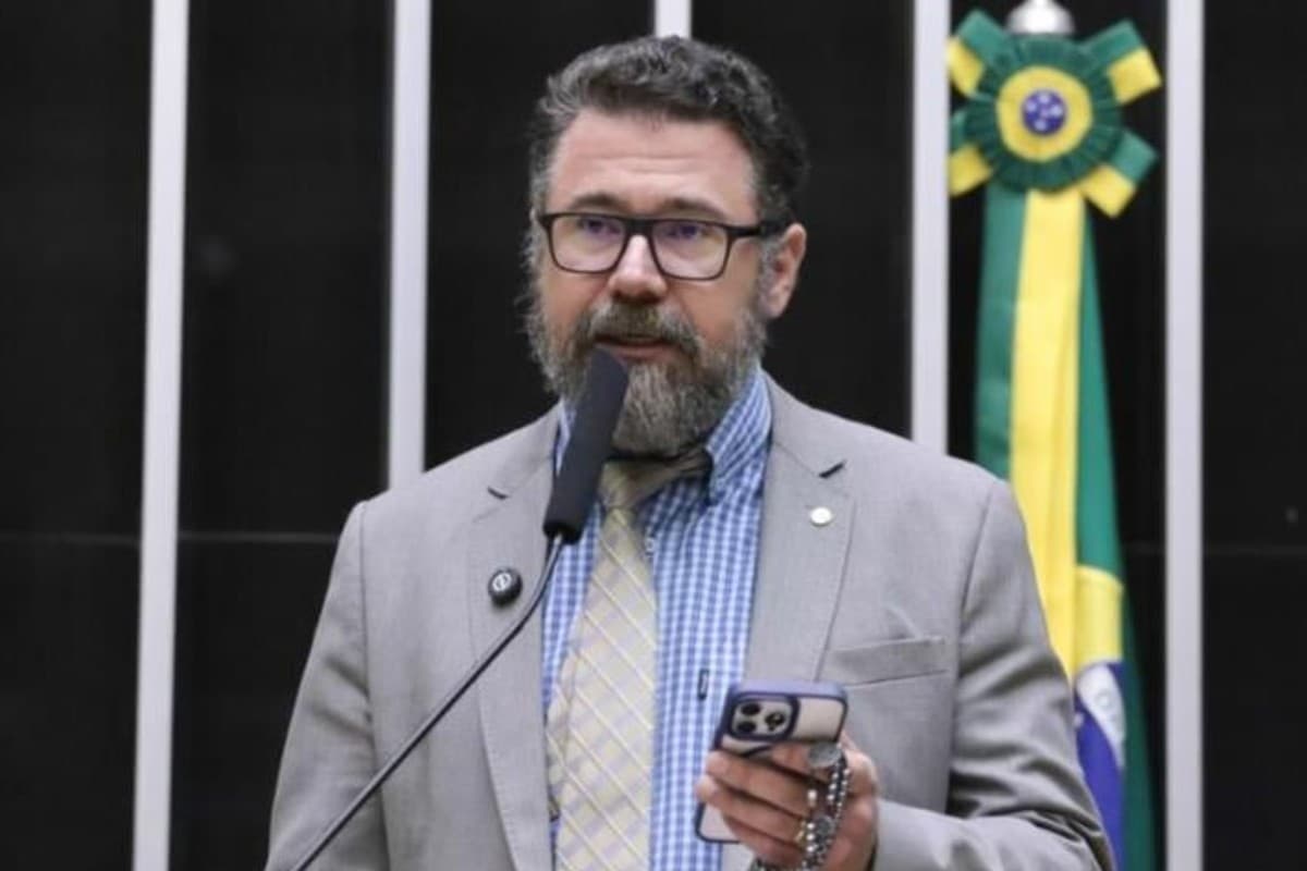 Conselho de Ética aprova suspensão de deputado Marcos Pollon por ocupação da Mesa da Câmara