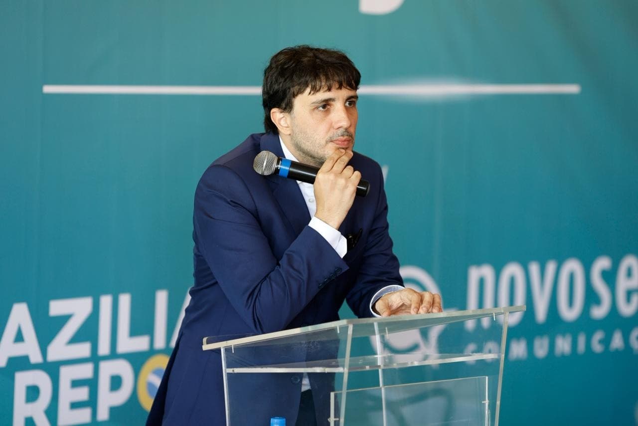 Renan Santos projeta derrota de Flávio Bolsonaro e busca consolidar candidatura à presidência