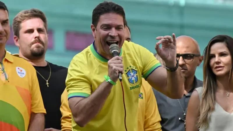 Ex-chefe da inteligência Alexandre Ramagem é preso na Flórida após fuga do Brasil