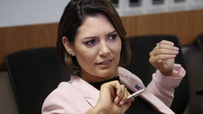 Críticas de Michelle Bolsonaro a André Fernandes expõem racha no PL e tensionam articulações para 2026