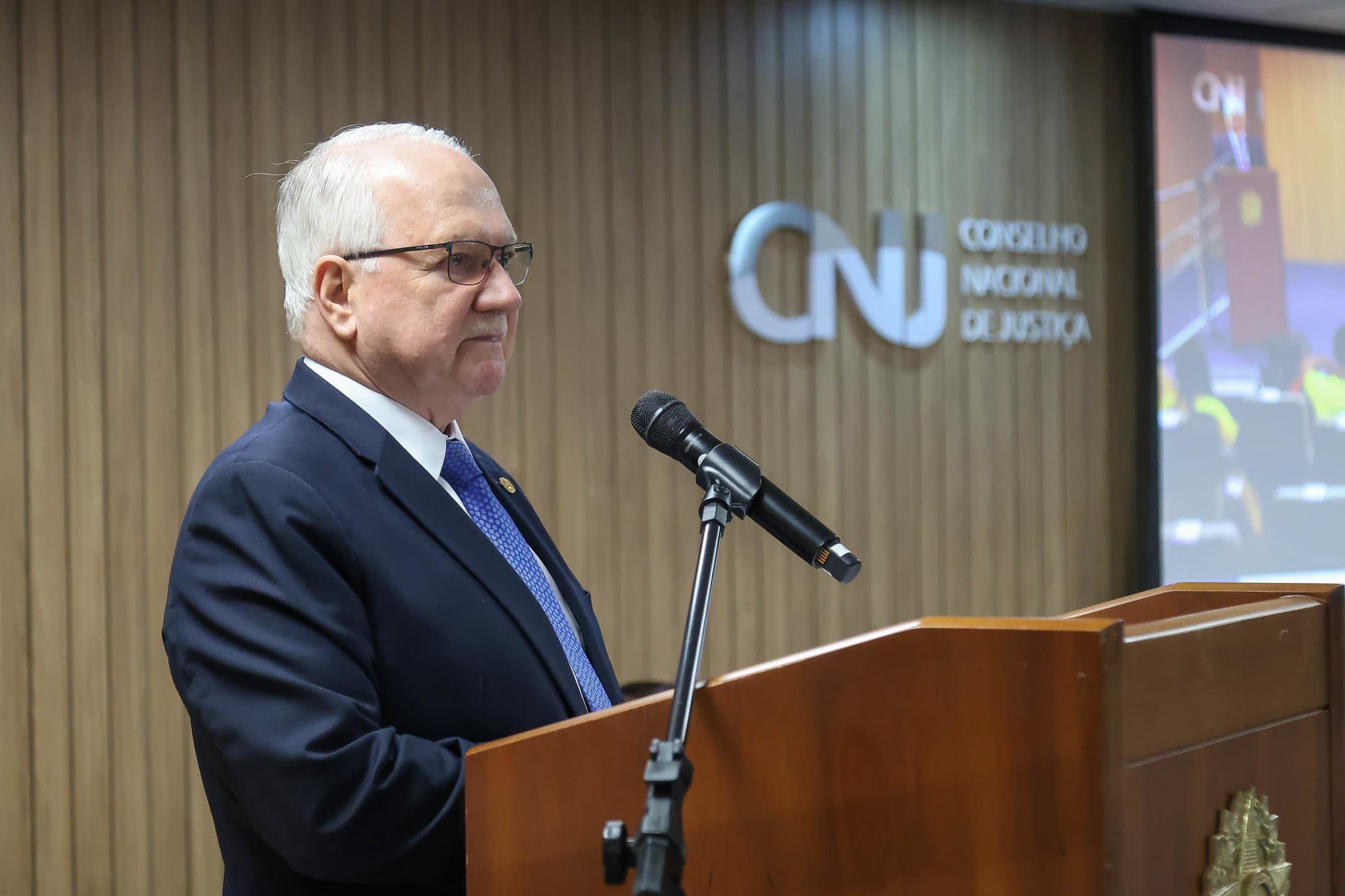 CNJ adia votação sobre fim da aposentadoria compulsória como punição para magistrados